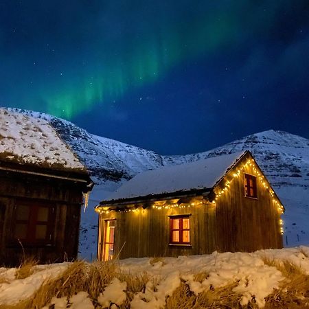 Mulafossur Cottages By Famous Waterfall In Gasadalur Bagian luar foto