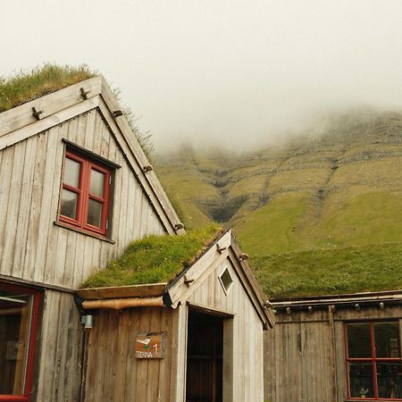 Mulafossur Cottages By Famous Waterfall In Gasadalur Bagian luar foto