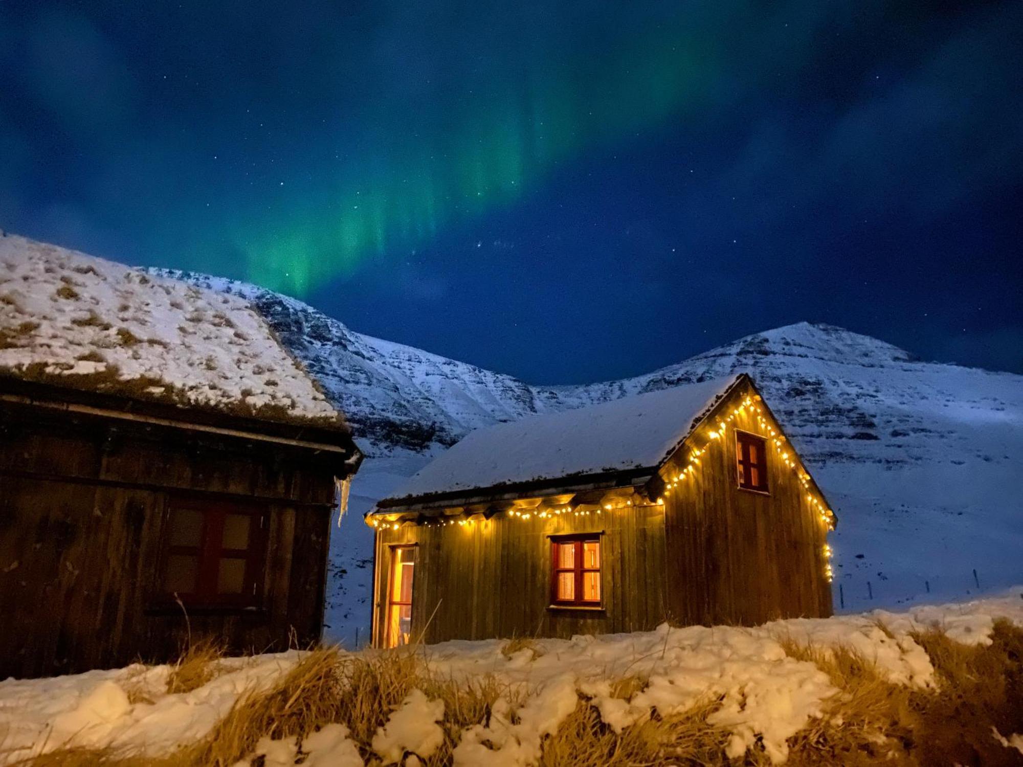 Mulafossur Cottages By Famous Waterfall In Gasadalur Bagian luar foto