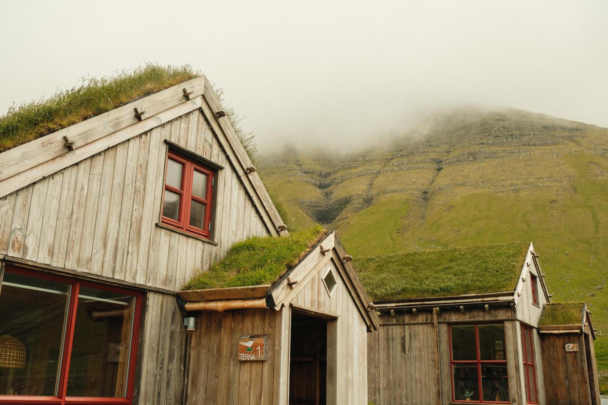 Mulafossur Cottages By Famous Waterfall In Gasadalur Bagian luar foto