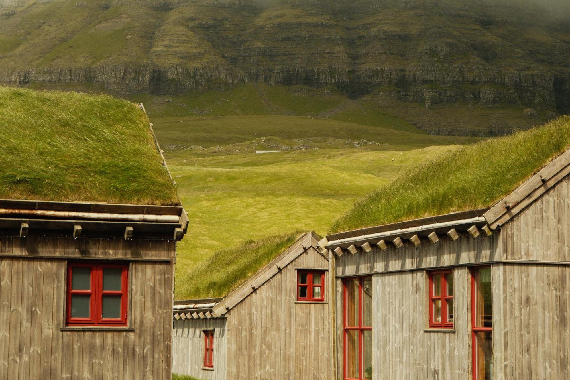 Mulafossur Cottages By Famous Waterfall In Gasadalur Bagian luar foto