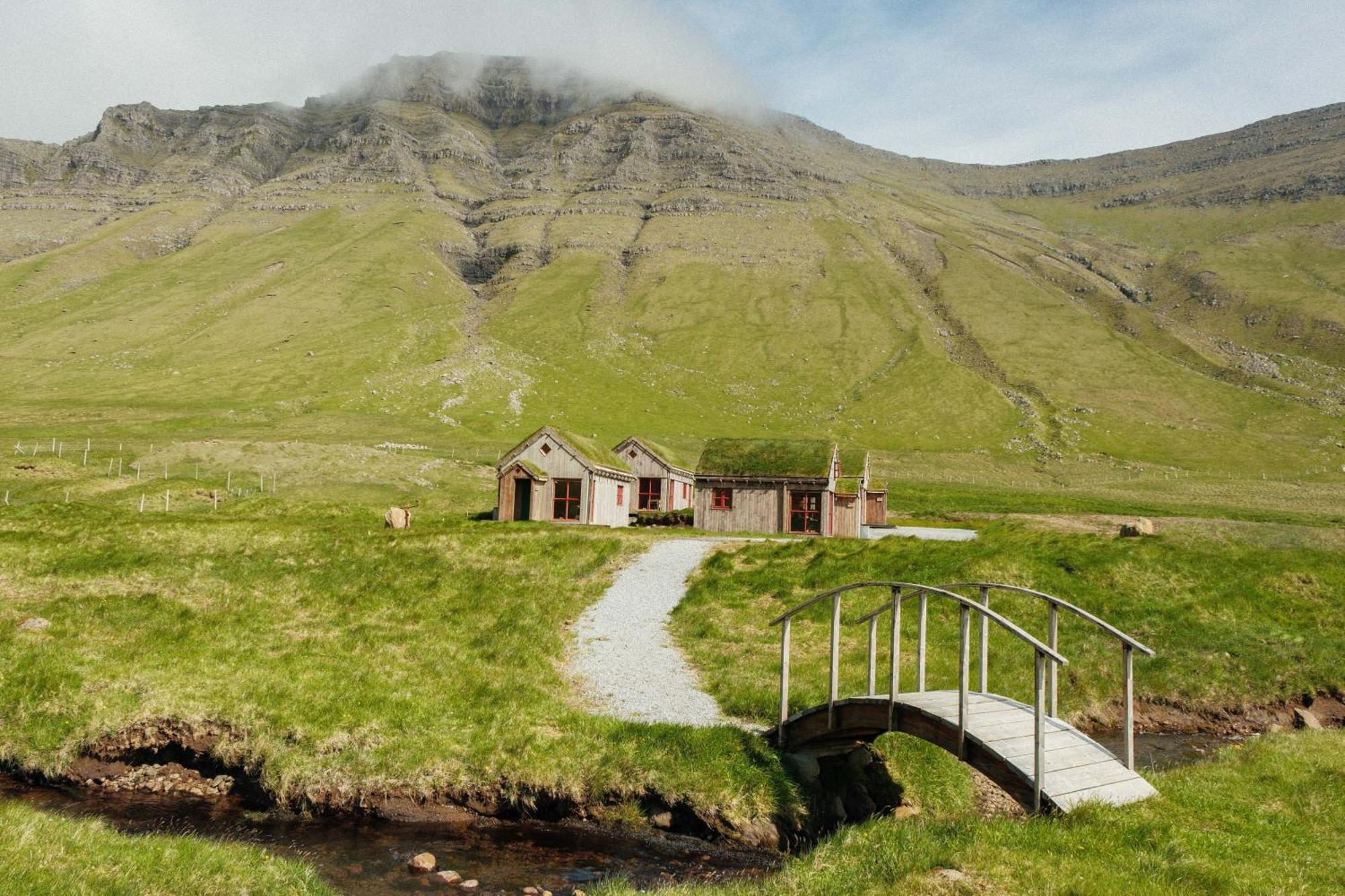 Mulafossur Cottages By Famous Waterfall In Gasadalur Bagian luar foto