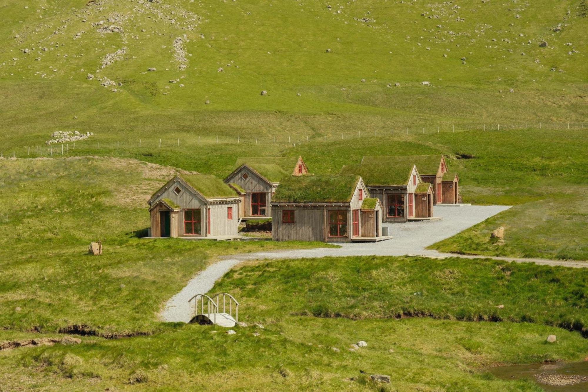 Mulafossur Cottages By Famous Waterfall In Gasadalur Bagian luar foto