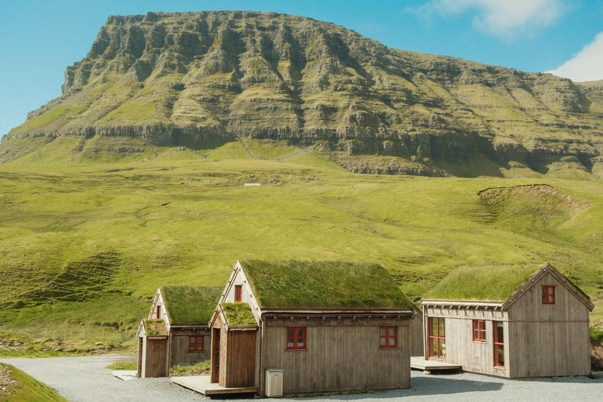 Mulafossur Cottages By Famous Waterfall In Gasadalur Bagian luar foto