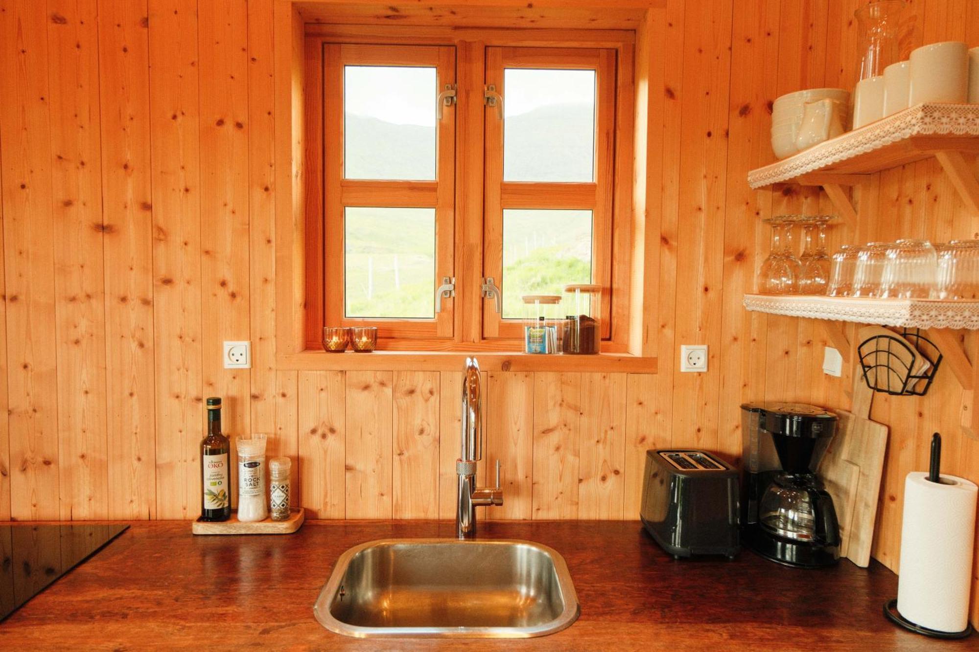 Mulafossur Cottages By Famous Waterfall In Gasadalur Bagian luar foto