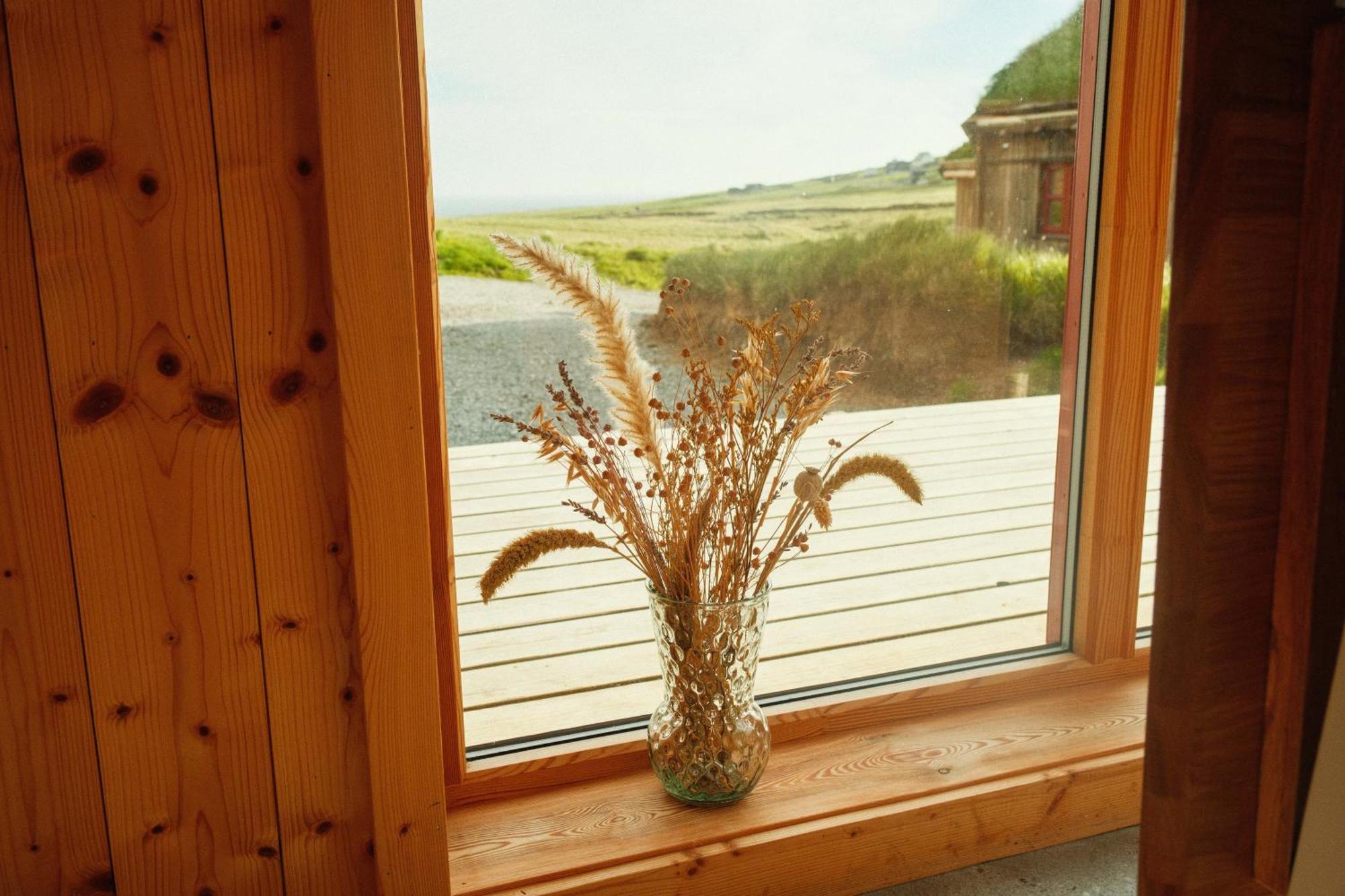 Mulafossur Cottages By Famous Waterfall In Gasadalur Bagian luar foto